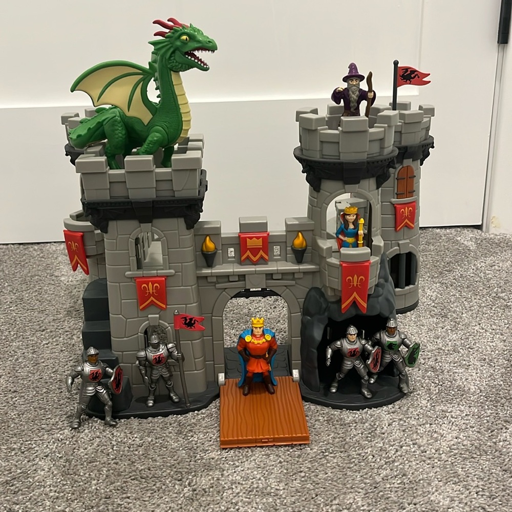 Lakeshore Learning Royal Kingdom Adventure Castle